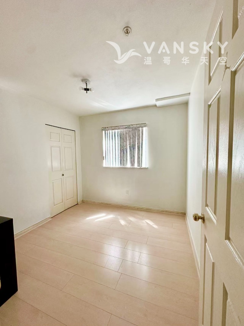 250625195217_bedroom 2.jpg